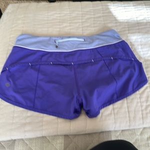 Lululemon 2.5 inch speed shorts